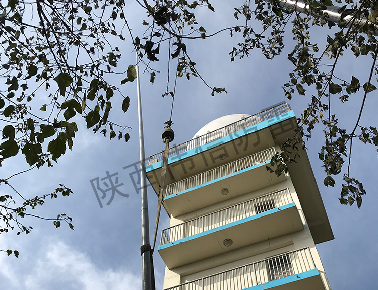 試飛院雷達(dá)站玻璃鋼避雷針安裝現(xiàn)場3
