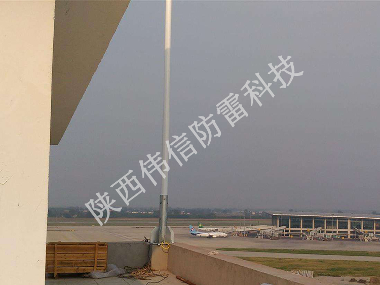11米玻璃鋼避雷針，機(jī)場專用避雷針產(chǎn)品展示三